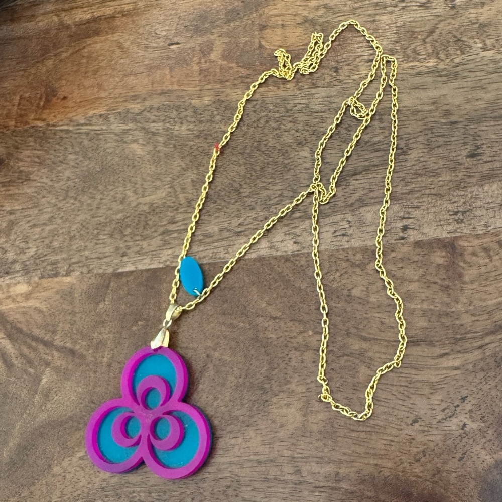 🌸Vintage purple and blue resin flower pendant necklace with gold chain jewellery